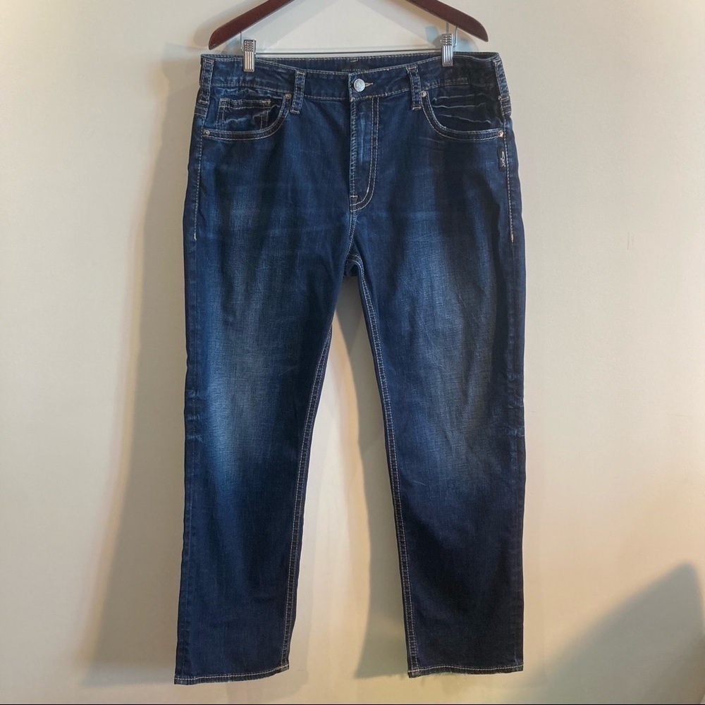 SILVER JEANS Sz 38  x 30 Hunter Relaxed Fit Mid Wash Jeans